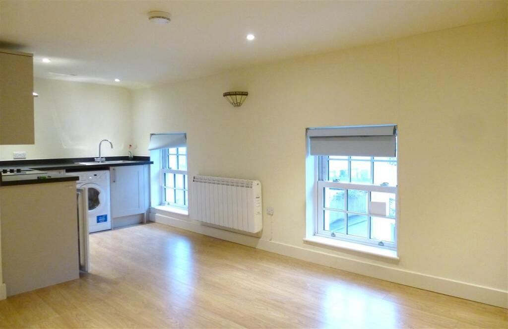 16 Victoria Street view 2