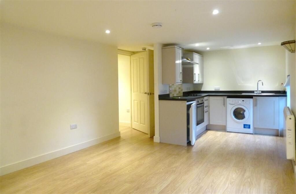 16 Victoria Street view 4